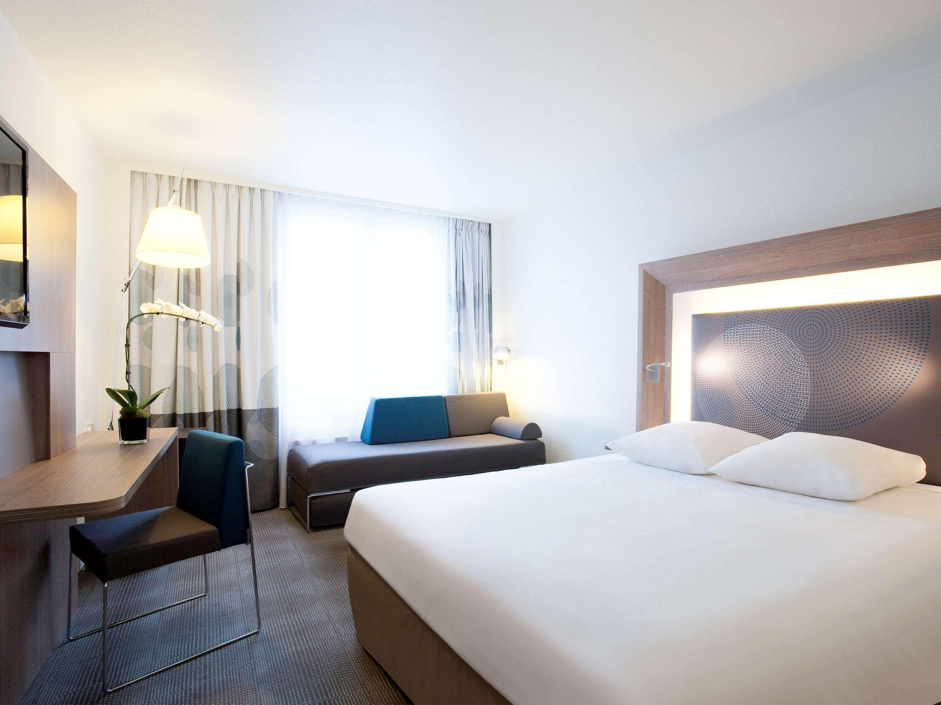 Novotel Fontainebleau Ury Екстер'єр фото