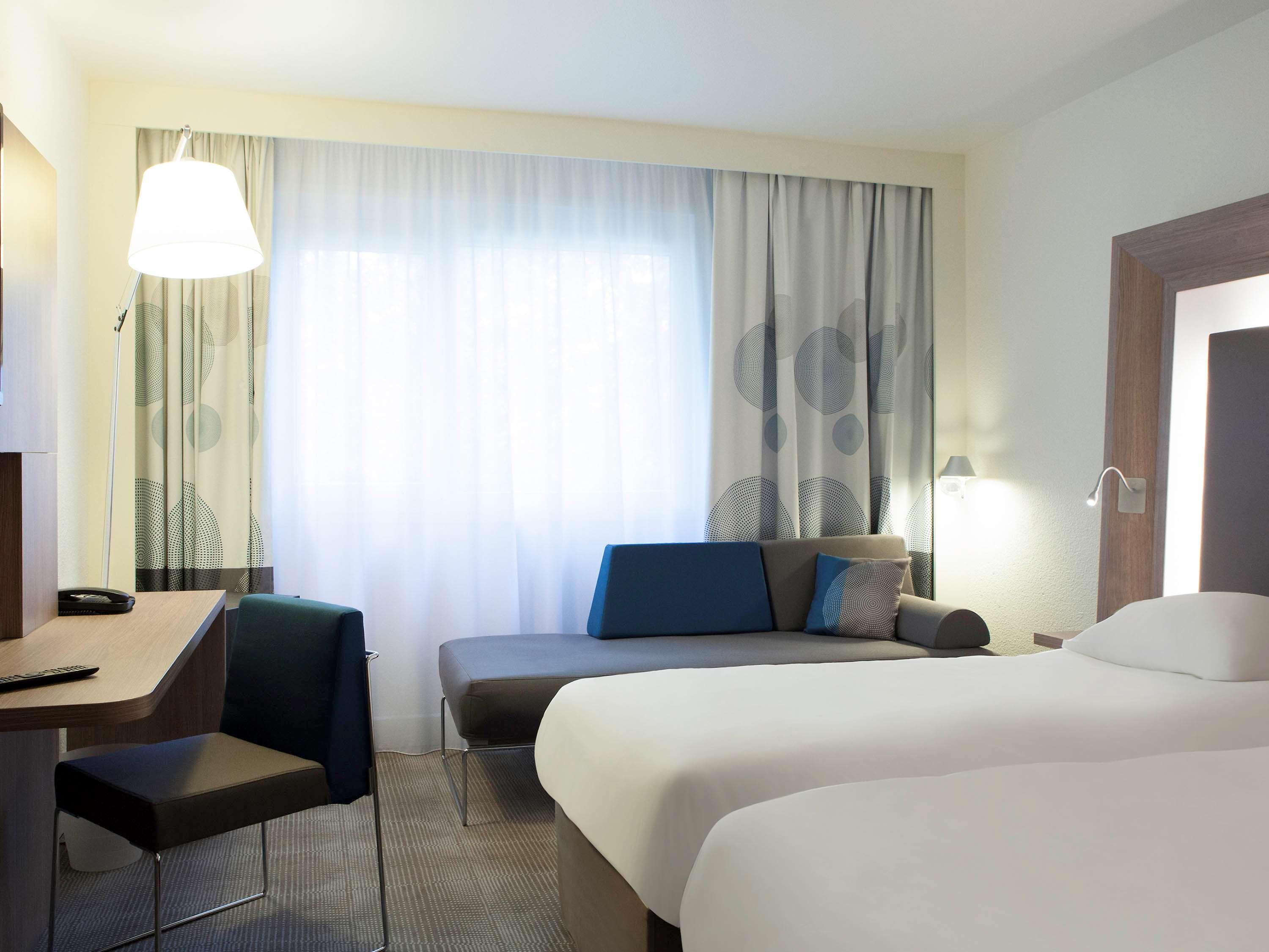 Novotel Fontainebleau Ury Екстер'єр фото