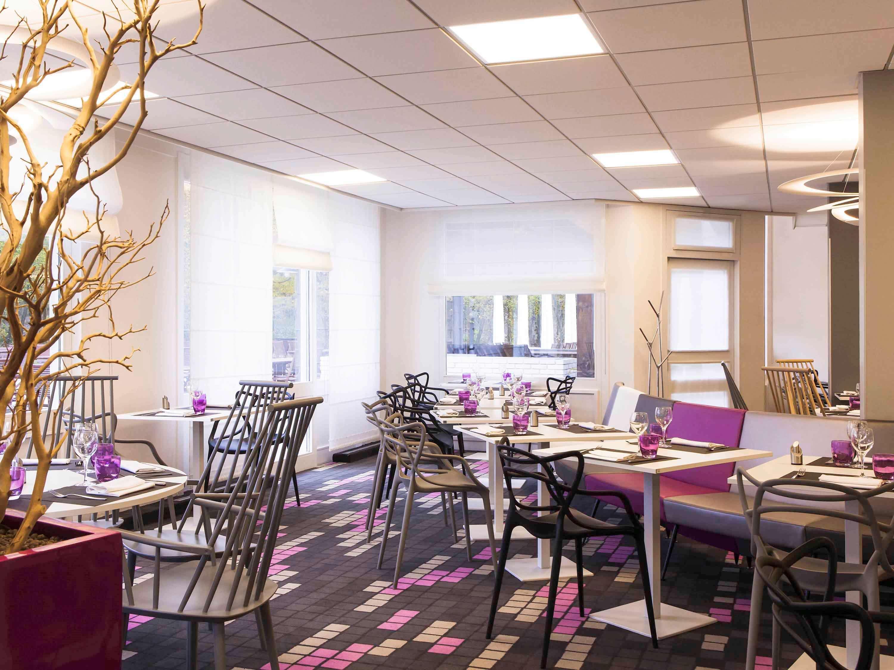 Novotel Fontainebleau Ury Екстер'єр фото