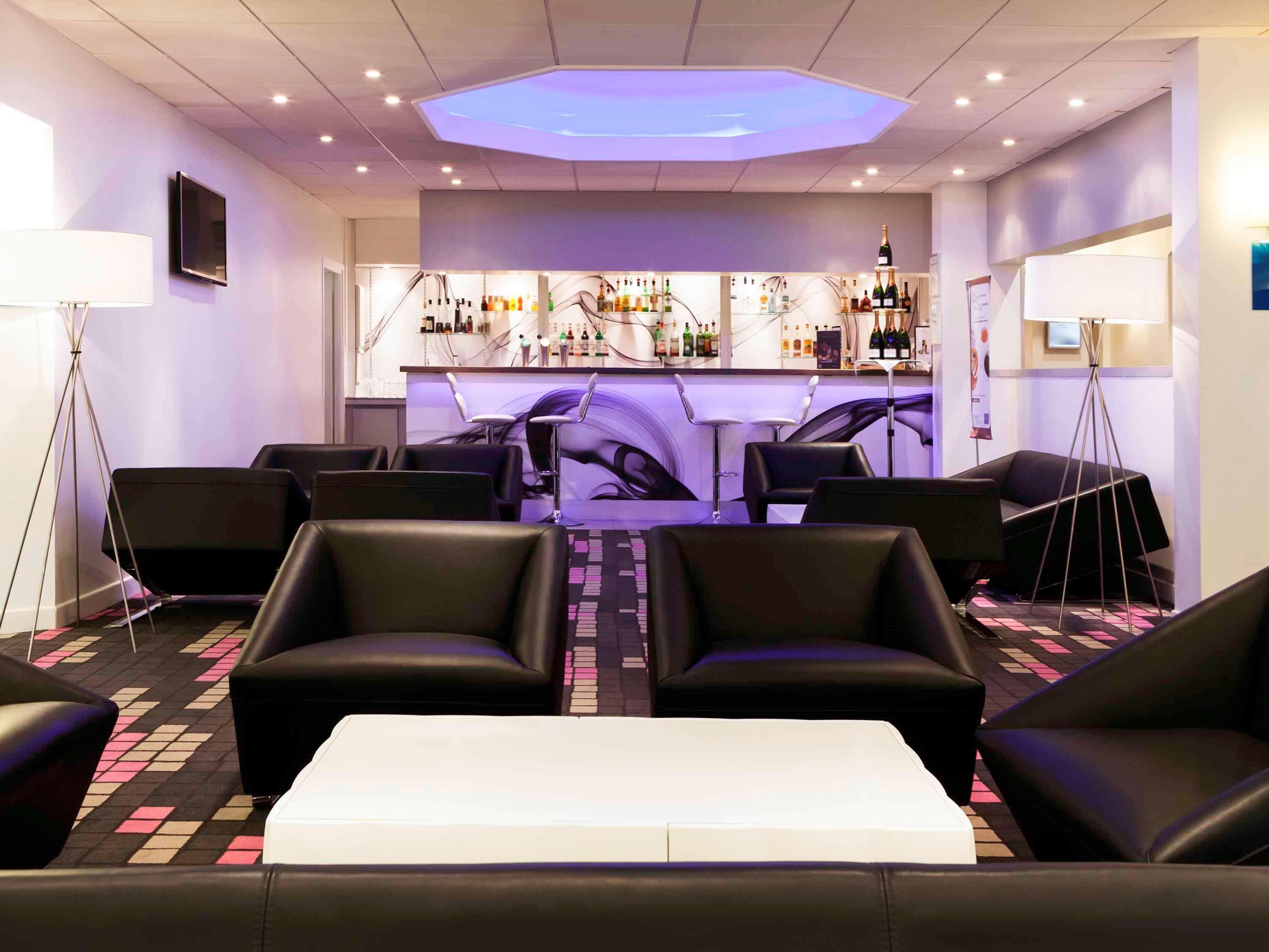 Novotel Fontainebleau Ury Екстер'єр фото